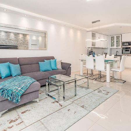 Stylish Vacation Apartment With Parking In Miedzyzdroje By Noclegi Renters Esterno foto