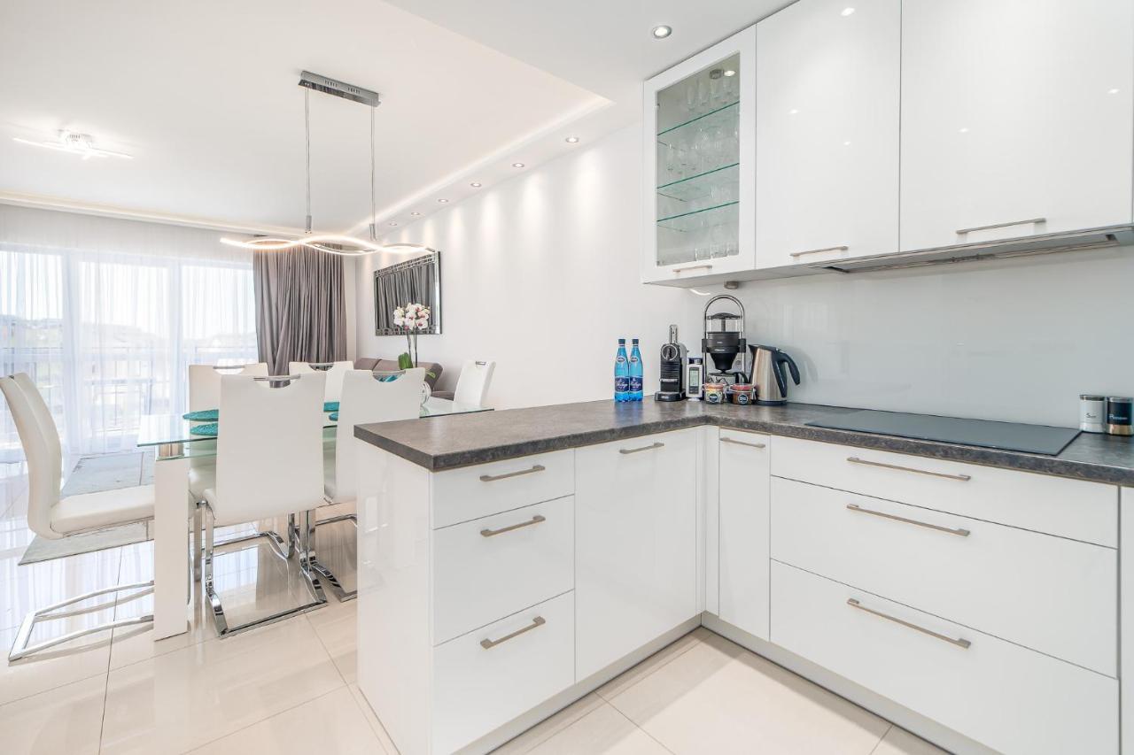 Stylish Vacation Apartment With Parking In Miedzyzdroje By Noclegi Renters Esterno foto