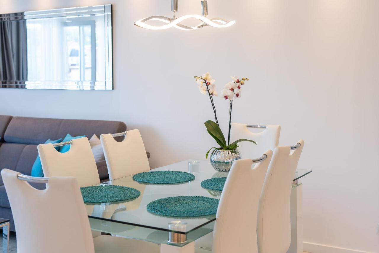 Stylish Vacation Apartment With Parking In Miedzyzdroje By Noclegi Renters Esterno foto